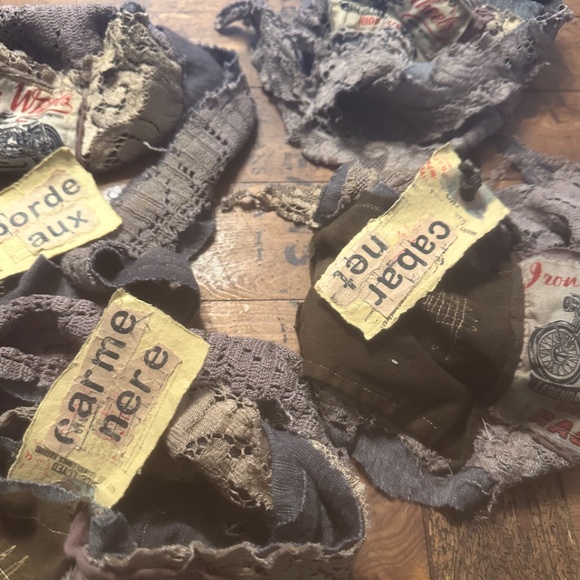 LAST ONE // FREE WITH A PURCHASE - Picture 13 of 14